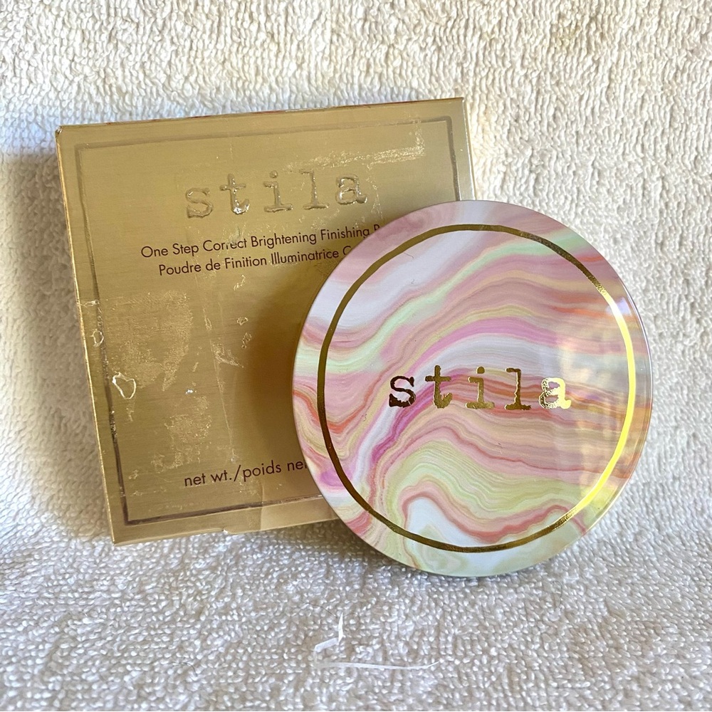 STILA Multicolor One step Correcting Face Powder Palette - Picture 8 of 9